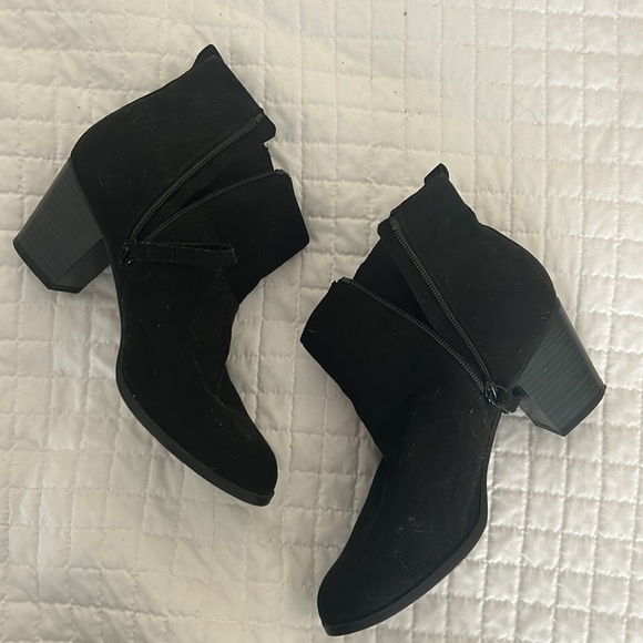 Old Navy Black boots - Picture 4 of 4